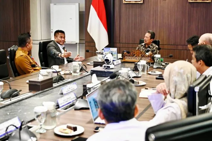 Bupati Rote Ndao Paulus Henuk,S.H., beraudiensi dengan Menteri Kelautan dan Perikanan di Jakarta